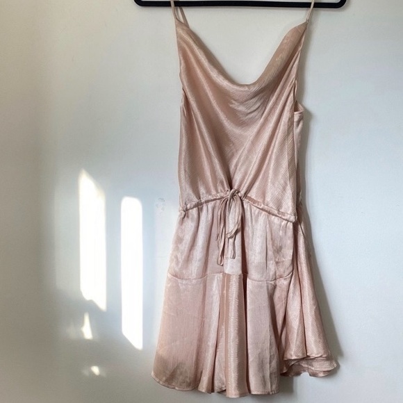 💥SOLD💥⚡️Princess Polly⚡️Pink Satin Cowl Neck Dress - Picture 2 of 2